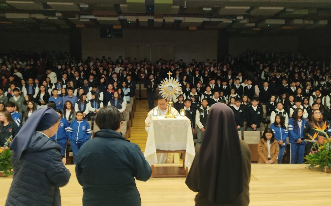 Colombian Students Inspired by “Fly High, Dream Big”