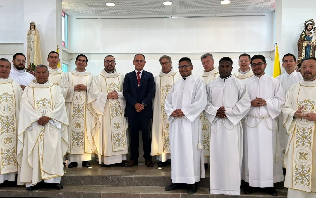 FEATURE: St. Viator’s New and Experienced Pastor, Fr. Edgar