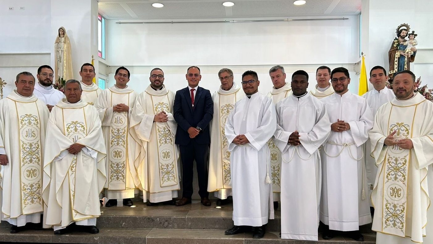FEATURE: St. Viator's New and Experienced Pastor, Fr. Edgar